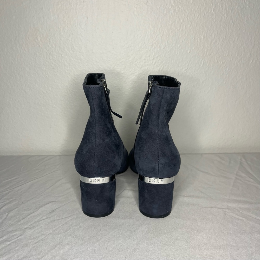 DKNY Navy Blue Suede Leather Ankle Boots Silver Block Heel Women’s 7.5M - Picture 4 of 9